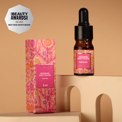 Mini Kesaradi Daily Glow Oil - Miscela esclusiva di iYURA a base di prezioso zafferano + rosa + curcuma + 16 erbe ayurvediche